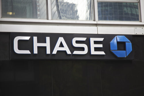 An image of the exterior of a Chase bank.