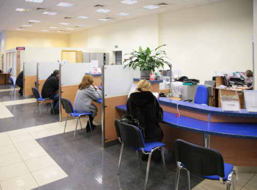 An image of the visitors in the inside of a bank.